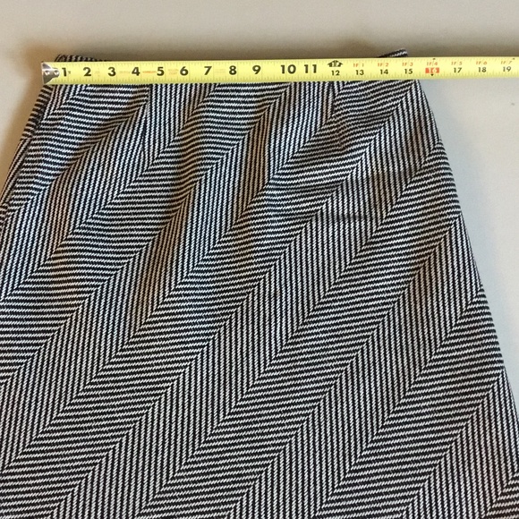 100% Wool skirt - Picture 2 of 5